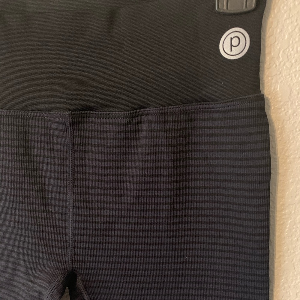 NEW Pure Barre Womens Black Gray Striped Leggings Large MidRise 28”Inseam NWOT - Picture 3 of 5